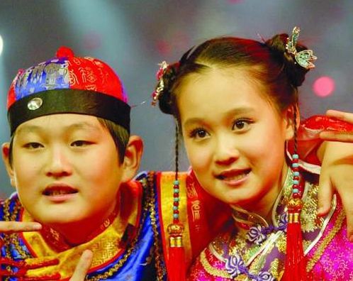 <em>赵薇女儿黄新照片</em>炒至100万 超400万欧法国酒