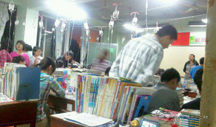 湖北<em>学校</em>吊瓶<em>门事件</em>再调查 揭开利益黑幕-新闻