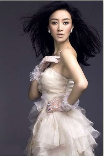 图:李小璐奢华婚纱价值百万  设计师兰玉作品 赏