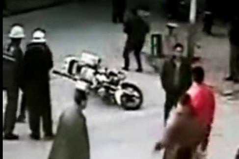 ... 广州河源巡警淡定围观黑社会杀人 -新闻频道-和讯网