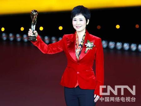 组图:李鹏之女<em>李小琳</em>时尚亮相两会 奢华衣品盘