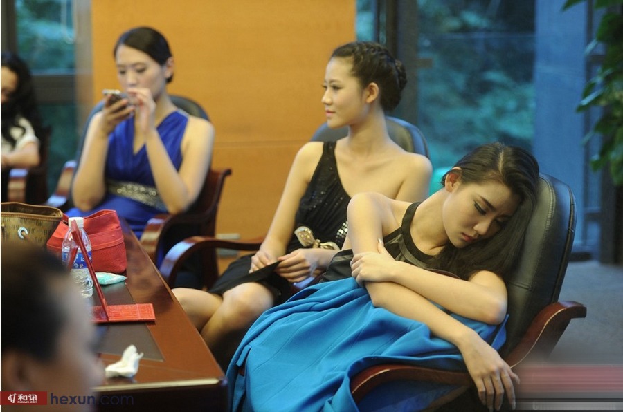 <em>亚洲</em>车模<em>大赛美女</em>选手亮相 火辣身材抢镜-汽车