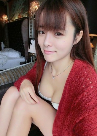 组图:湖南农大校花孔一红私房照酥胸尽显尺度