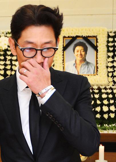 金智勋自杀图片