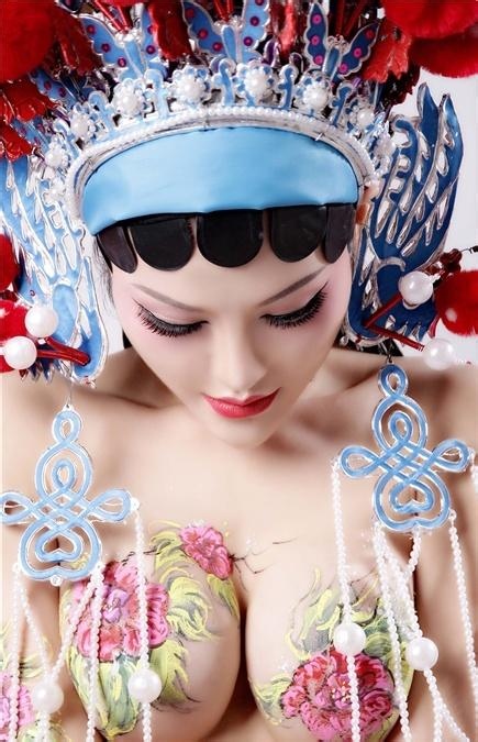 90后女主播京剧半裸照无下限无节操(组图)-新闻