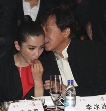 一生风流 60岁 成龙秘密入院  盘点那些纠葛不清