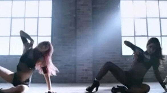 组图:韩女团4l新mv大跳<em>开阴舞</em> 抚摸下体被判