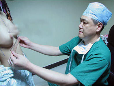 组图:<em>泰国小胖墩变性成辣妹</em> 揭泰国人妖淫靡生