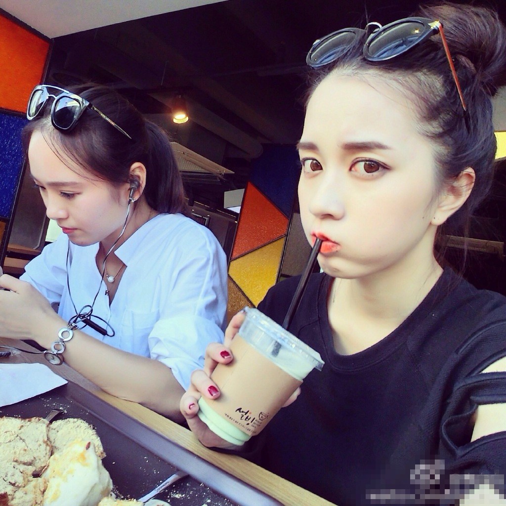 组图:<em>李维嘉女友</em>李白白疑似曝光 系浙江传媒学