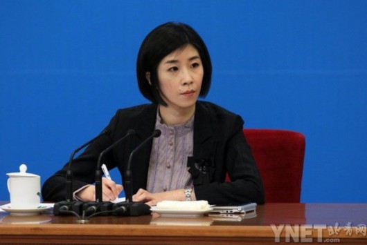 组图:<em>两会</em><em>任性</em><em>翻译姐</em>张蕾走红 盘点历届<em>两会</em>