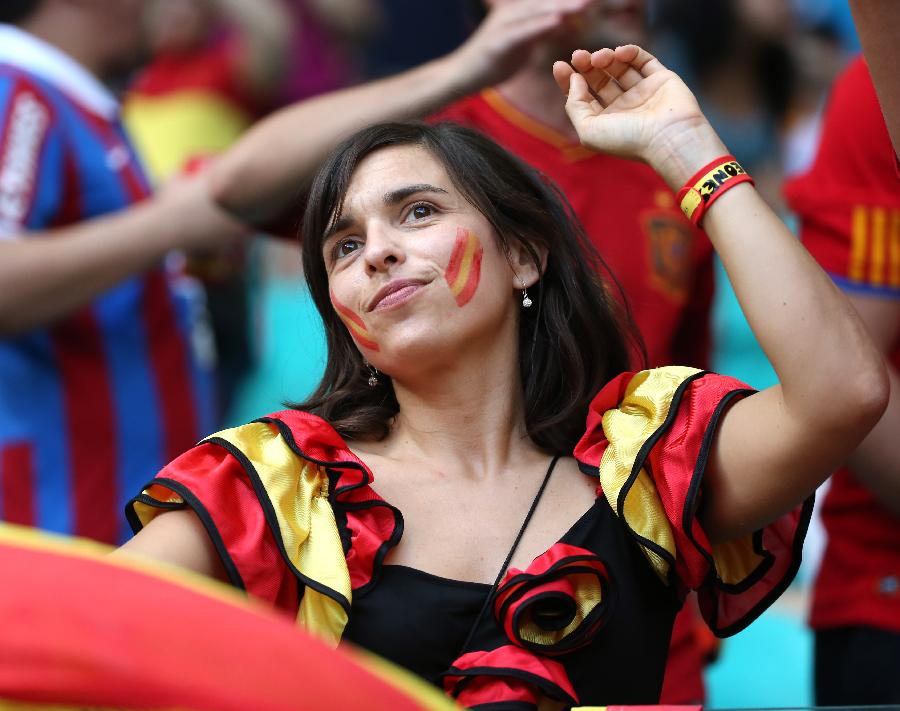 组图:女球迷斗艳助阵巴西世界杯 性感激情吸引全球目光