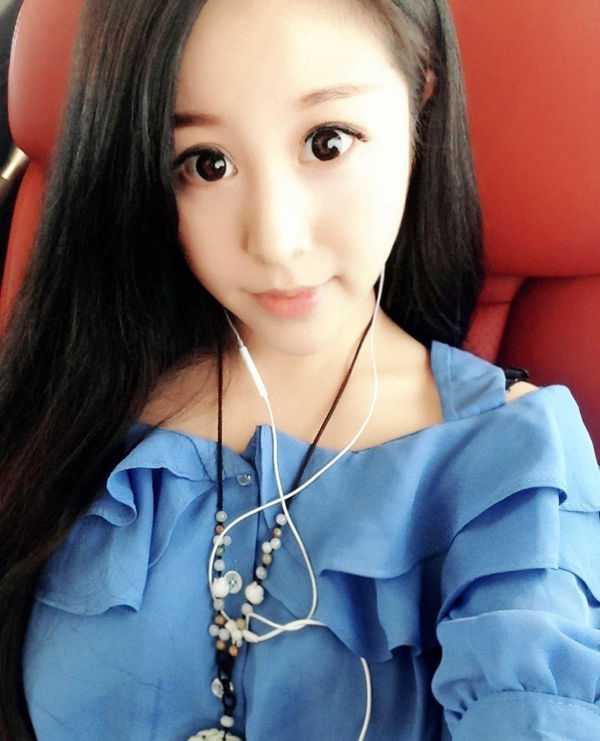 台球最"胸"女裁判曝新写真 游戏圈添新宠