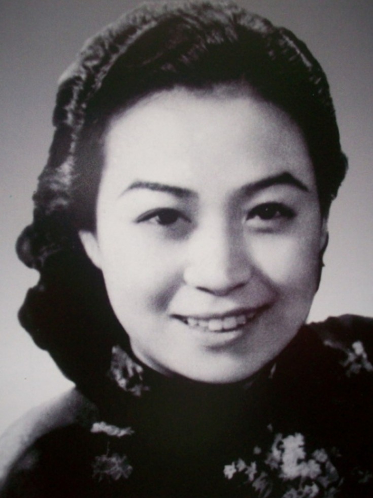 小白玉霜:1922年生,原名李再雯,小名福子,祖籍山东,5岁随父亲从天津